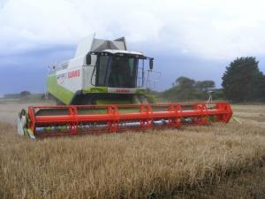 Lanbouwmachine gerst oogsten Lanbouwmachine gerst oogsten