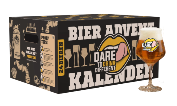 Zwarte Dare to Drink Different bier adventskalender met geel logo en gevuld bierglas ernaast.