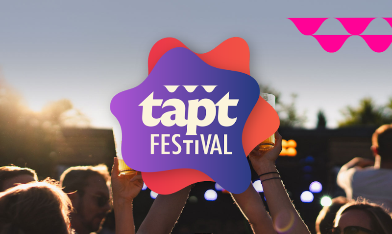 Tapt Festival logo op sfeerbeeld