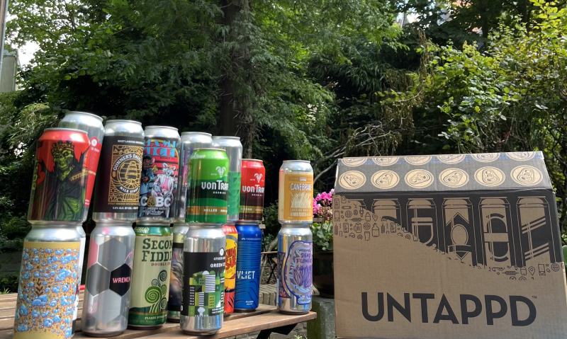 Untappd box met Amerikaans bier uitgepakt