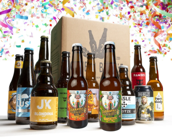 Bierpakket met twaalf verschillende bieren voor carnaval met feestelijke achtergrond.