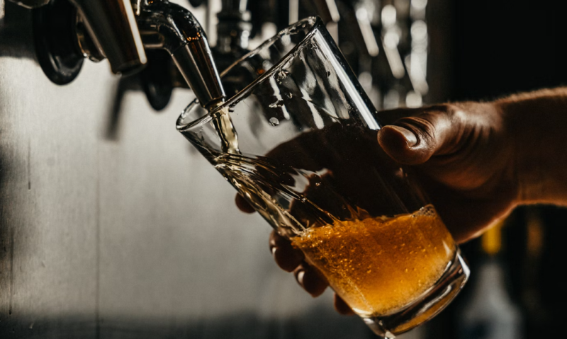 Bier tappen close-up