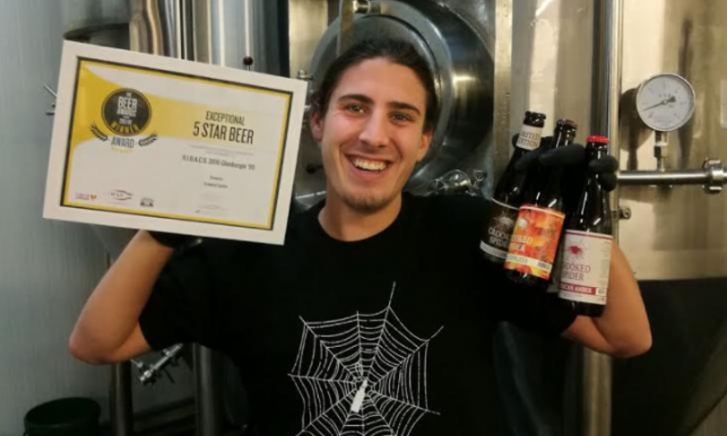 Crooked spider wint prijzen Crooked spider wint prijzen