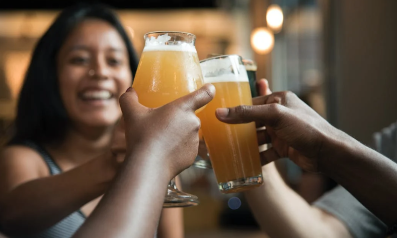 Proosten met bier / Pexels Proosten met bier