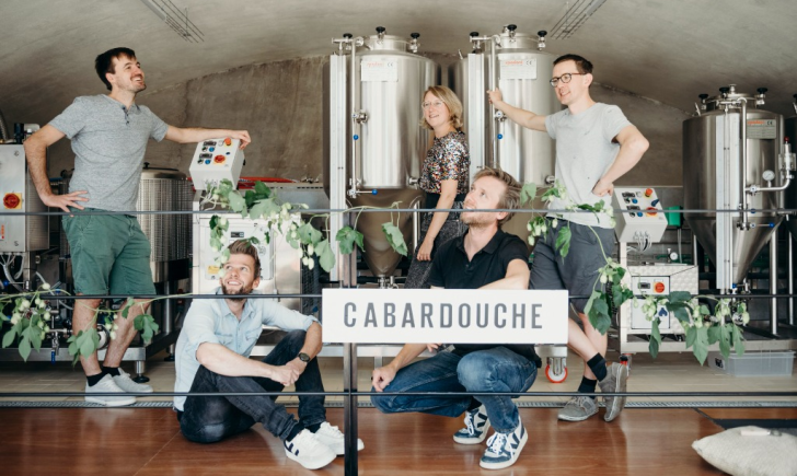 Vijf mensen achter Brouwerij Cabardouche
