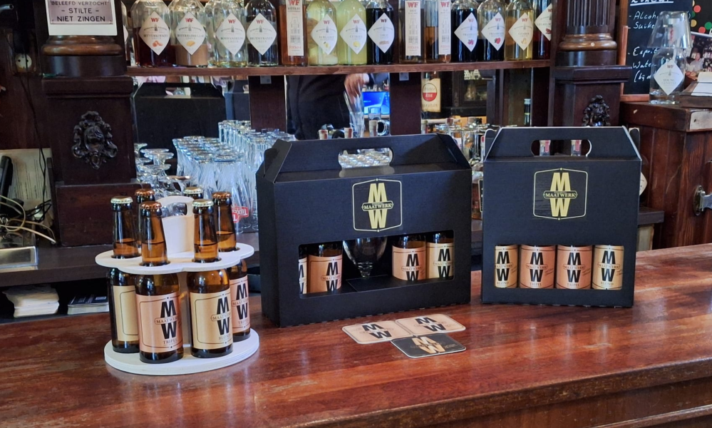 Maatwerk bieren in pakketten op de bar