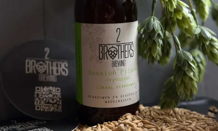 2 Brothers bier mout, viltje en hopbloemen