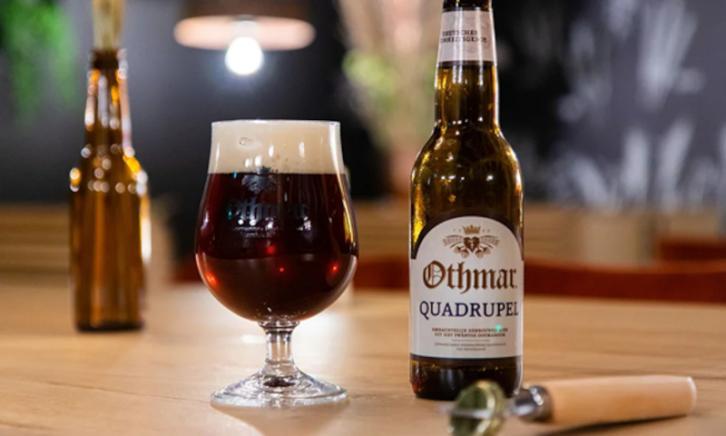 Othmar Quadrupel flesje en glas