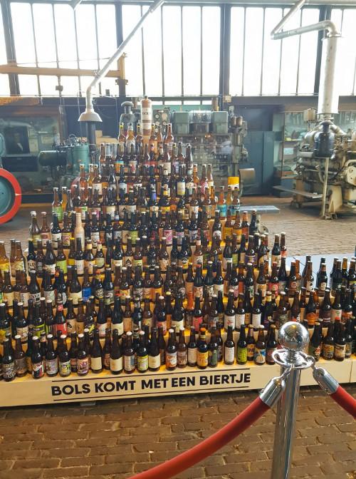 Meer dan 1000 bieren waren er in de mooie industriële hal van Museum ’t Kromhout uitgestald.