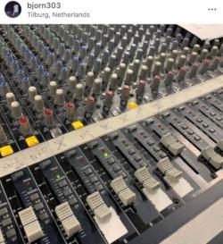 Bjorn bij zijn mengpaneel