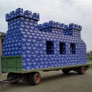 Praalwagen van Bavaria bierkratjes