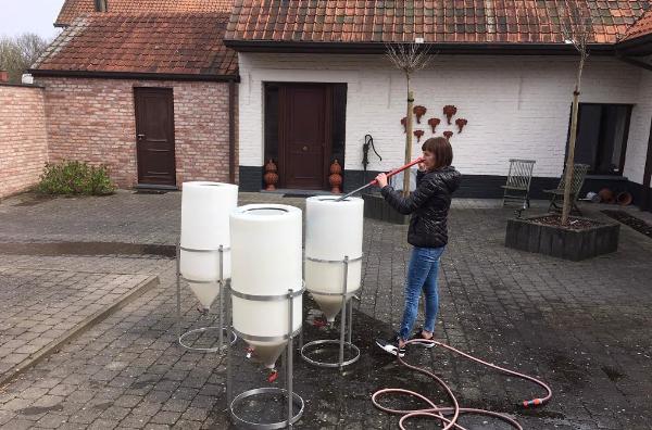 Tanks schoonmaken bij Innova Brewery