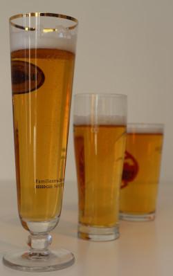 Bierglazen met pils Bierglazen met pils