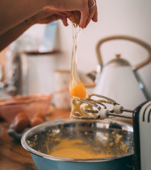 Beslag / Pexels Luchtig beslag maken met bier door eitje toe te voegen