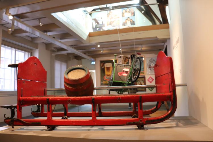 Bierslee in de Bier Tentoonstelling in het Amsterdam Museum