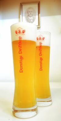 Dorstige Driftkop bieren voor portret Wilhelm