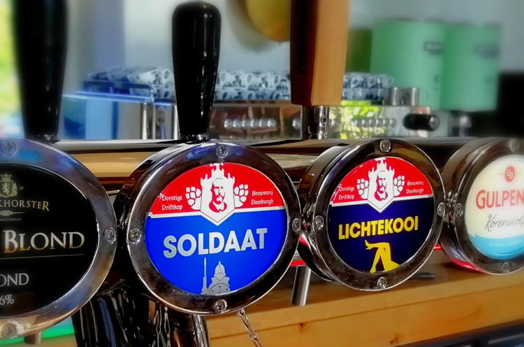 Dorstige Driftkop op tap Dorstige Driftkop op tap