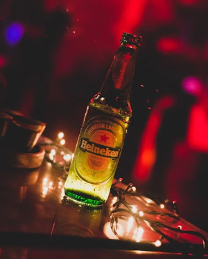 Heineken biertje tijdens een feestje