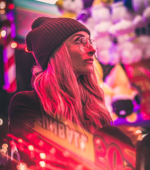 Vrouw in casino / Foto: Pexels Vrouw in casino