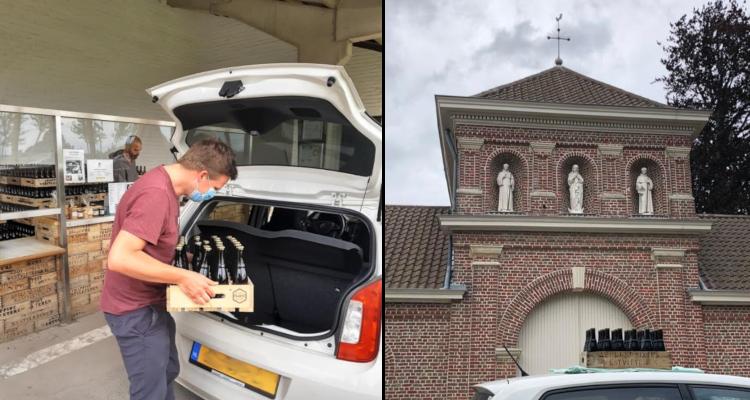 Links: Bak Westvleteren Trappist in de auto plaatsen / Rechts: Bak Westvleteren 12 op het dak van de auto voor de St. Sixtus Abdij 