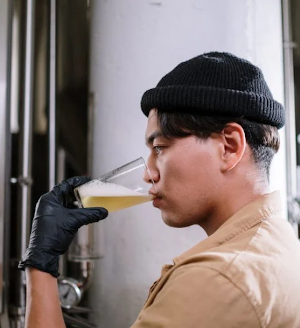 man proeft bier / Foto: Pexels