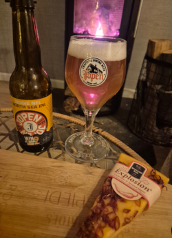 mooie nel met pittige kaas