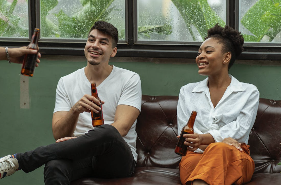 Zitten met een biertje / Pexels Zitten met een biertje