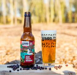 Albatrots bier flesje en glas in het Diemerbos