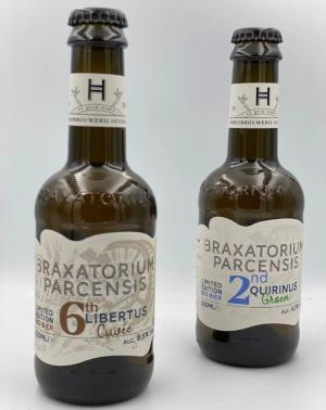 Twee flesjes Braxatorium Parcensis bier