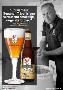Poster met brouwer, tekst en flesje en glas van Gouverneur Tripel