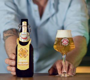 Grolsch Geloof vooruit geschoven op de bar