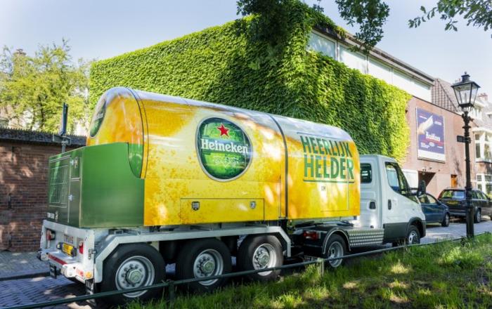 Heineken Mini Bier tankwagen op straat
