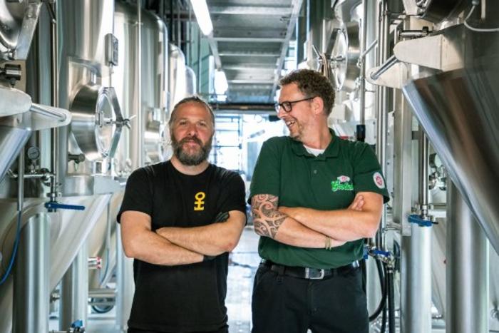 Pierre Yves Lavoie (hoofdbrouwer bij Hoop) en Marc Janssen (meesterbrouwer bij Grolsch)