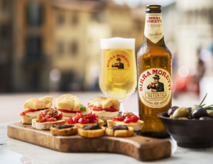 Italiaanse borrelplank met Birra Moretti bier