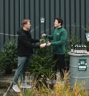 Kerstboom inleveren en lowlander bier ontvangen