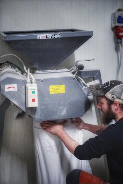Man is mout aan het schroten bij Baxbier in Groningen