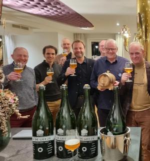 Proosten met Oude Geuze MegaBlend