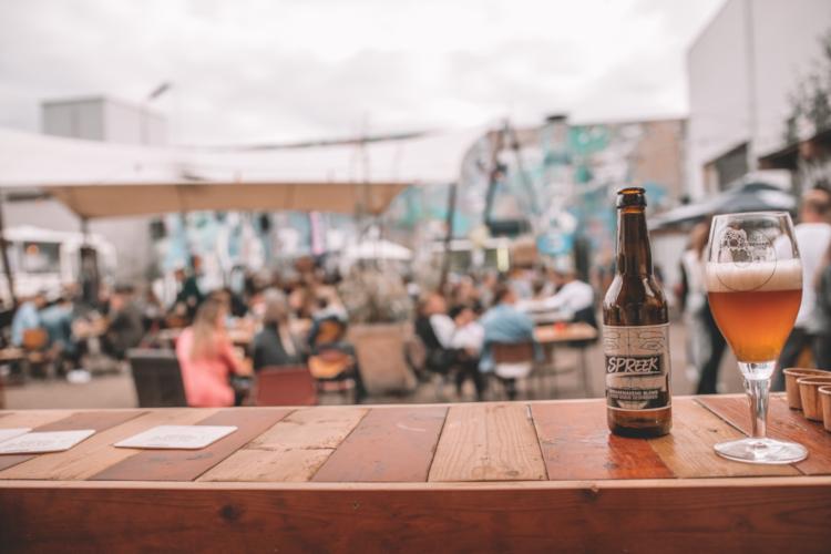 Spreek Bier tijdens een bierfestival / © Kelly Speijers