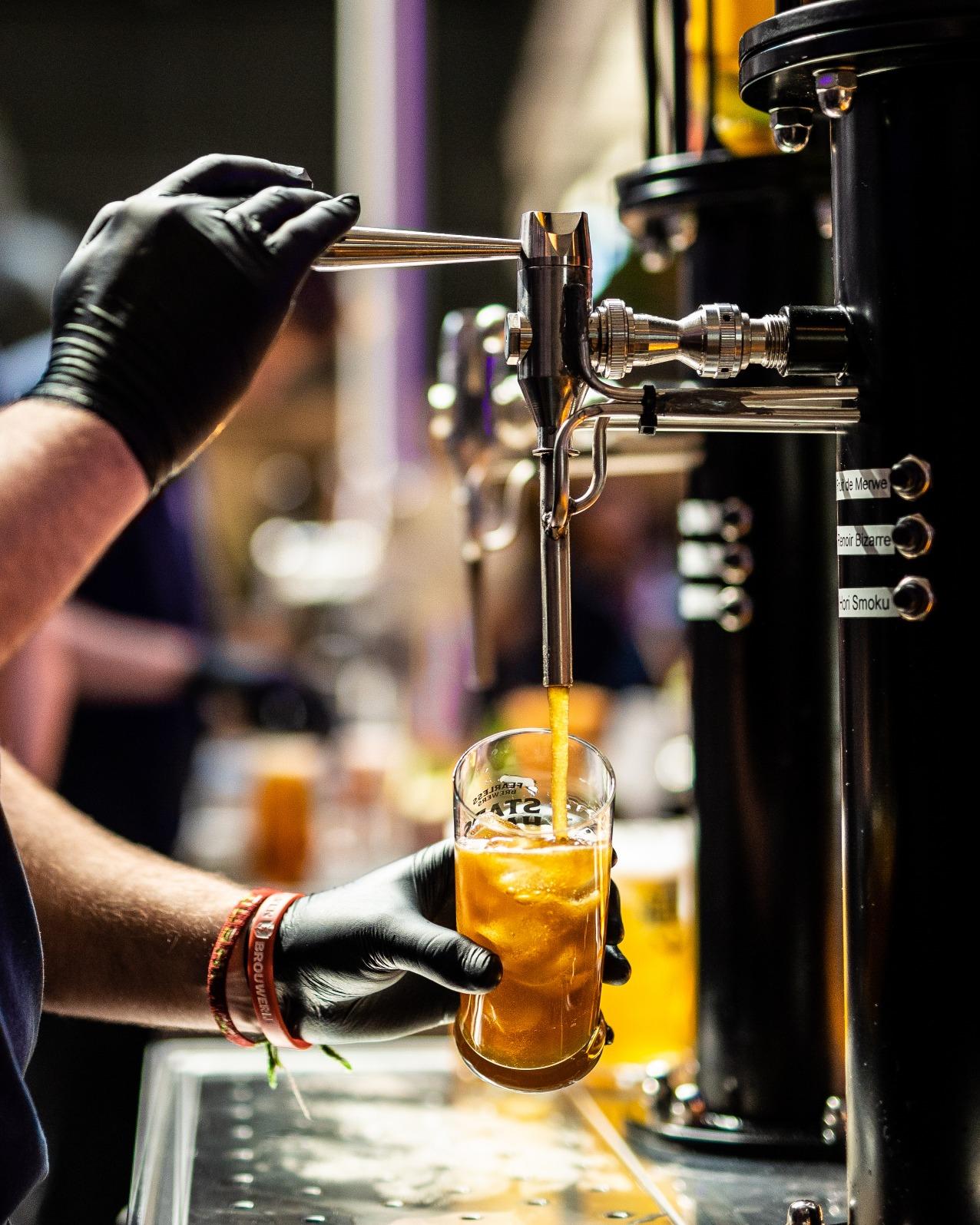 Biercocktail tappen bij de Stadshaven Brouwerij