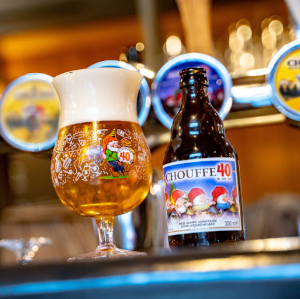 Chouffe 40 jaar bier op de bar