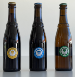 Drie flesjes Trappist Westvleteren met etiketten