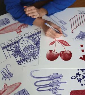 Lauranne van Neamen tekent met balpen voor Timmermans Griotteke