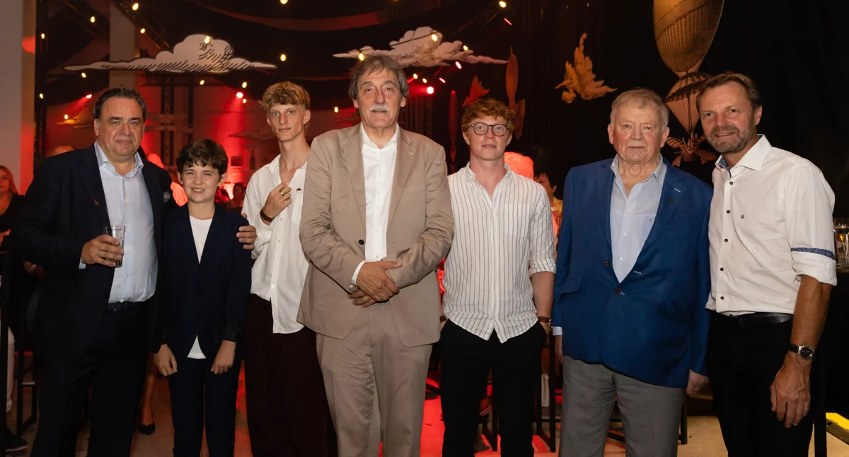 v.l.n.r. Geert, Matthieu en Nils Lindemans, Jan Delcour (voorzitter van de Raad van Bestuur), Yens, René en Dirk Lindemans