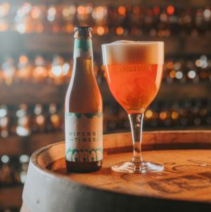 Wipers Times Tripel bier in een bar