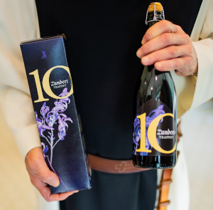 Broeder van Abdij Maria Toevlucht met Zundert 10 in 75cl fles