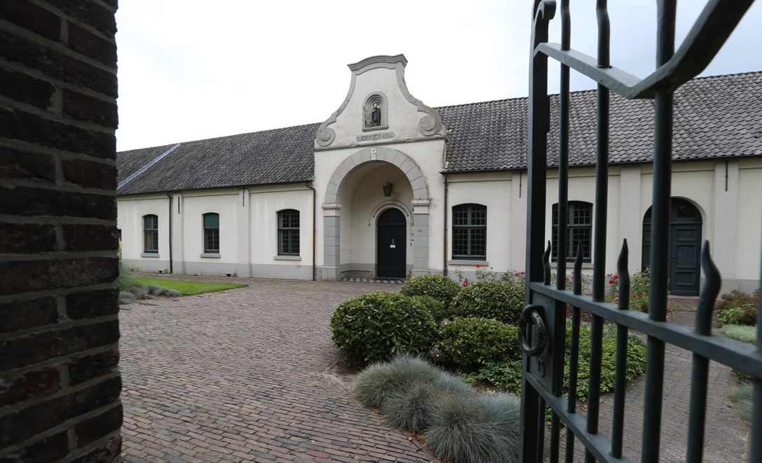 Buiten op het Achelse Kluis terrein