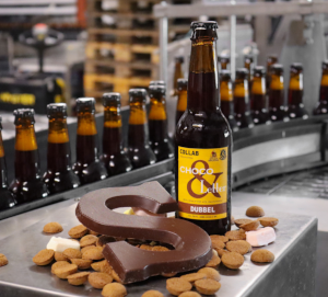 Choco en letter bier met pepernoten en chocoladeletters