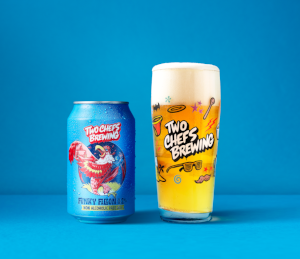 Funky Falcon NA blikje en glas