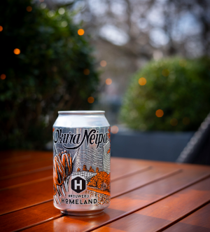 Homeland Okura Neipa blikje buiten