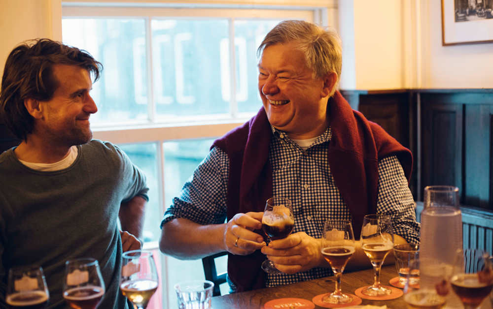 Jeroen Jaspers (Biernet.nl) en Henri Reuchlin (Bierburo) genieten van Texels Geduld